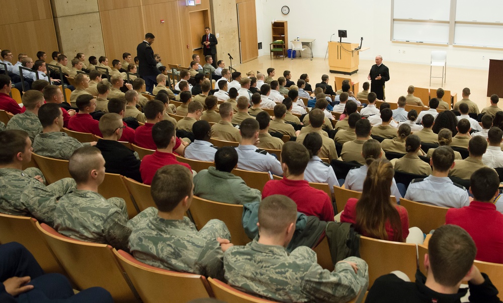 CJCS talks with ROTC cadets