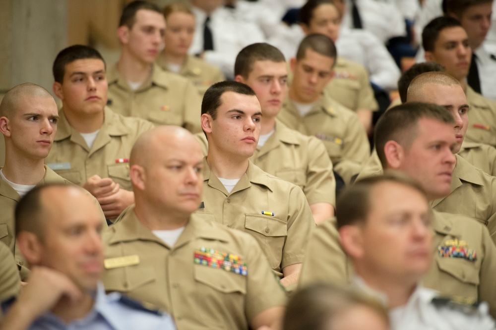 CJCS talks with ROTC cadets