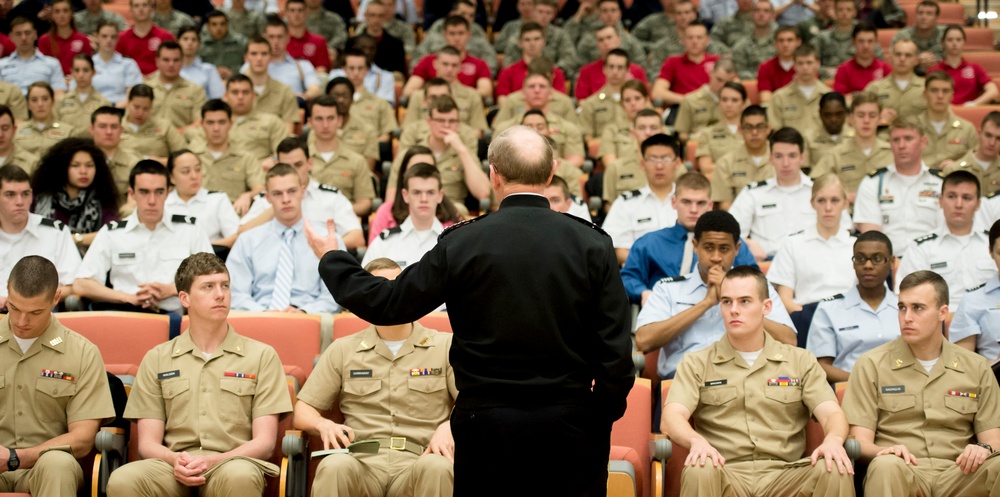 CJCS talks with ROTC cadets