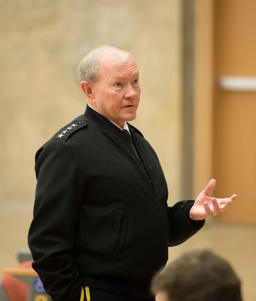 CJCS talks with ROTC cadets