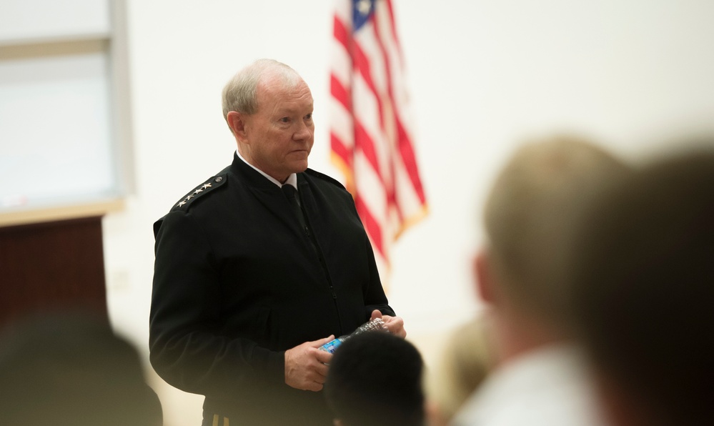 CJCS talks with ROTC cadets