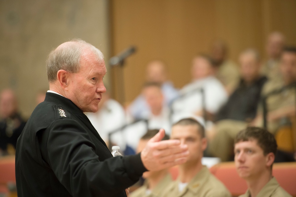 CJCS talks with ROTC cadets