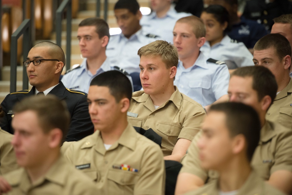 CJCS talks with ROTC cadets
