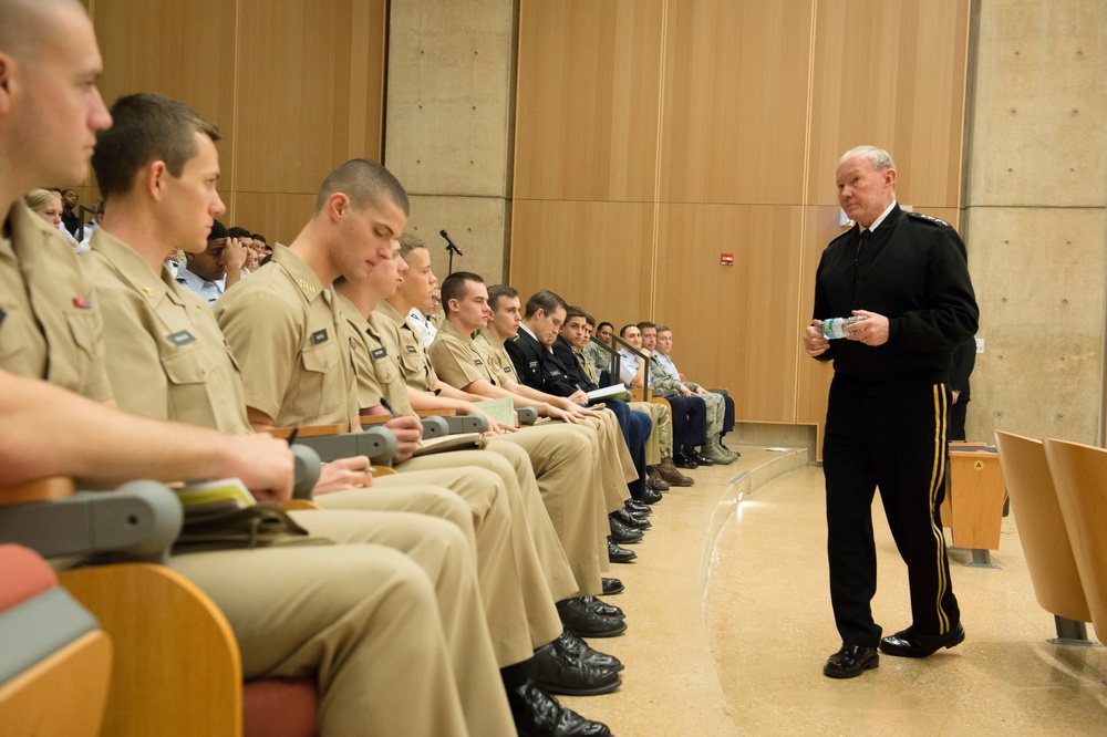 CJCS talks with ROTC Cadets