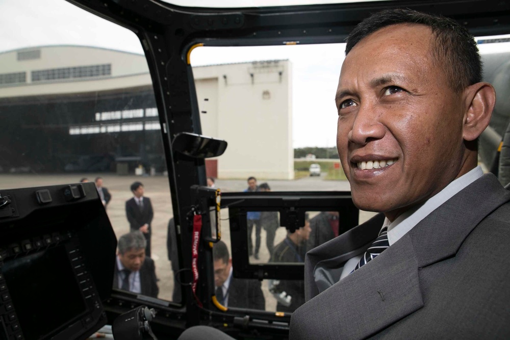 Japanese Observer Exchange Program members learn about unique abilities of Osprey