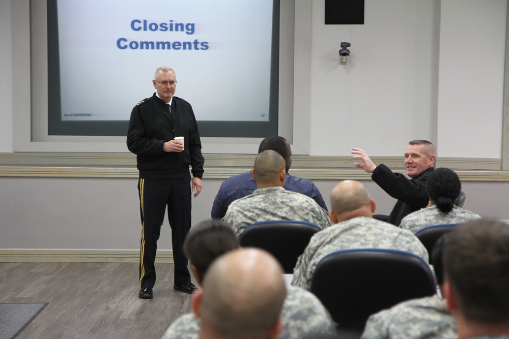 First Army commanding general visits 188th Infantry Brigade