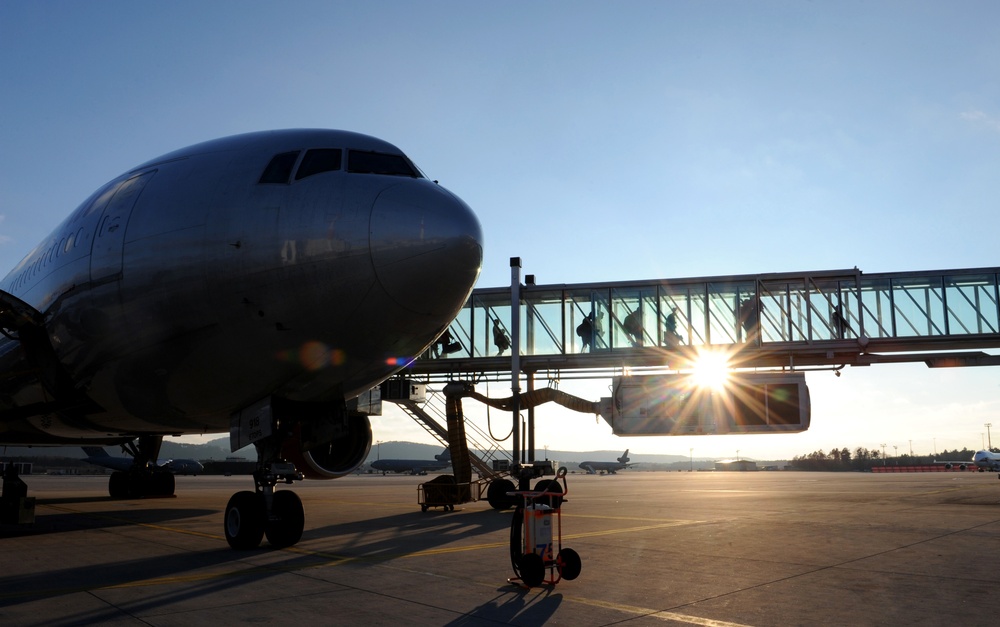 Passenger terminal connects Airmen around globe