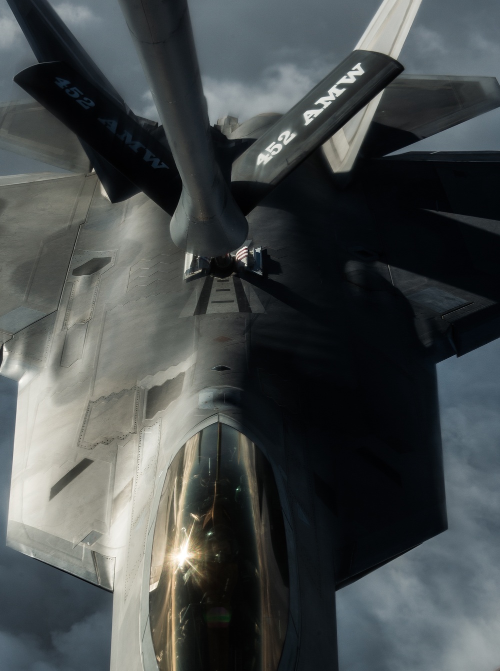 F-22s strike Da'esh targets