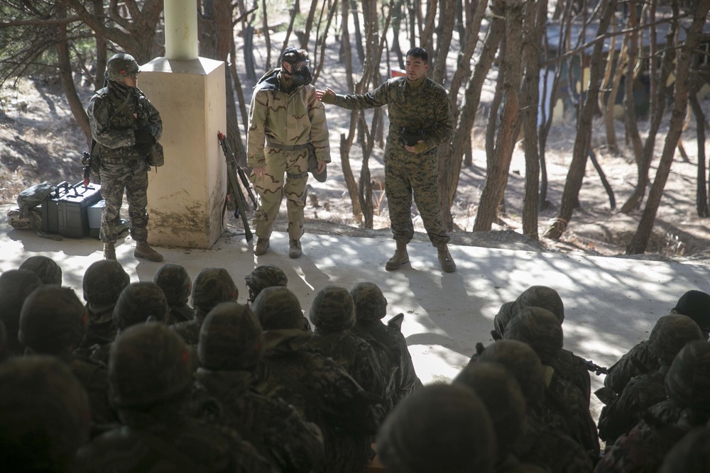 Gas Chamber: ROK Marines, 3/3 train CBRN contamination