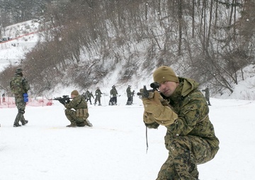 ROK, US Marines exchange combat maneuver tactics