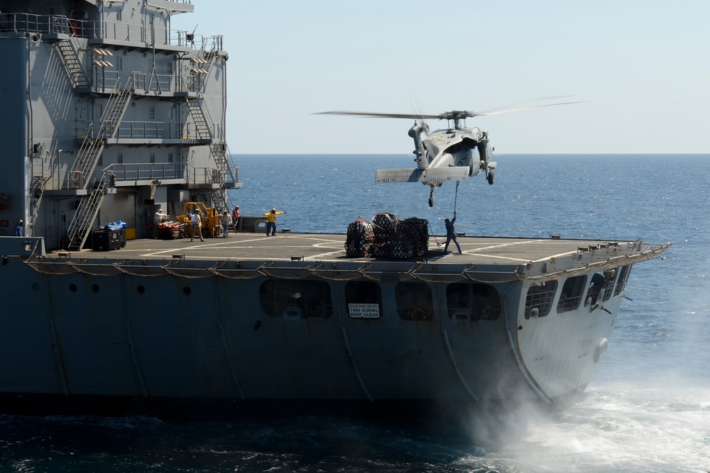 USS Iwo Jima replenishment