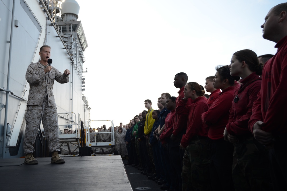 Commander, Task Force 51 speaks to Sailors, Marines