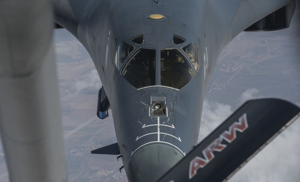 34th EBS B-1B refuels over Syria