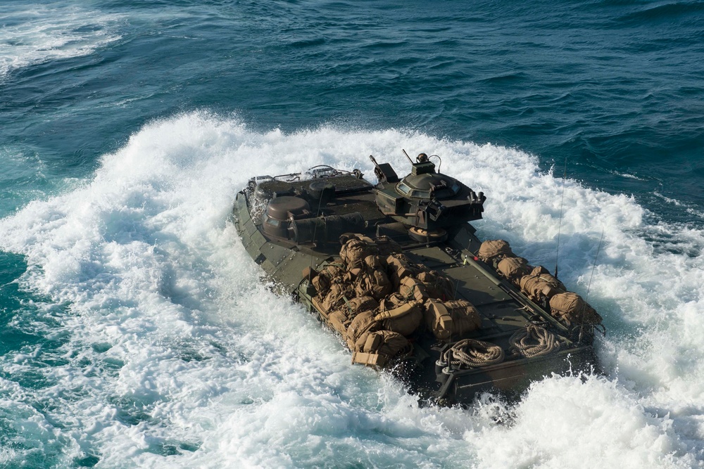 Amphibious assault vehicle launches from USS Fort McHenry