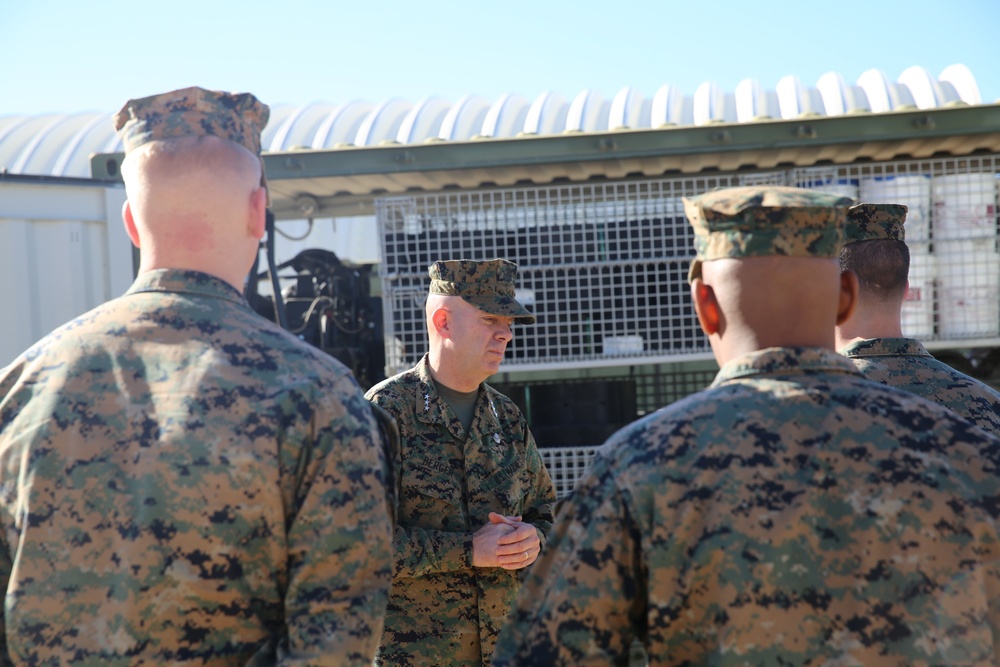 I MEF CG visits Combat Center