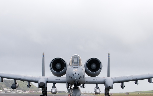 TSP A-10s land at Lajes