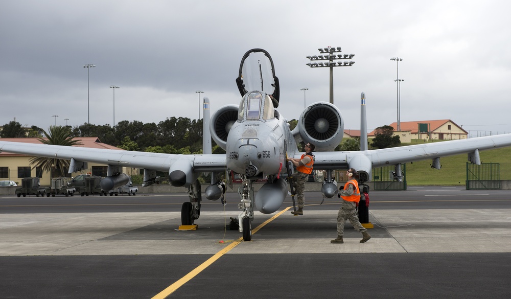 TSP A-10s land at Lajes