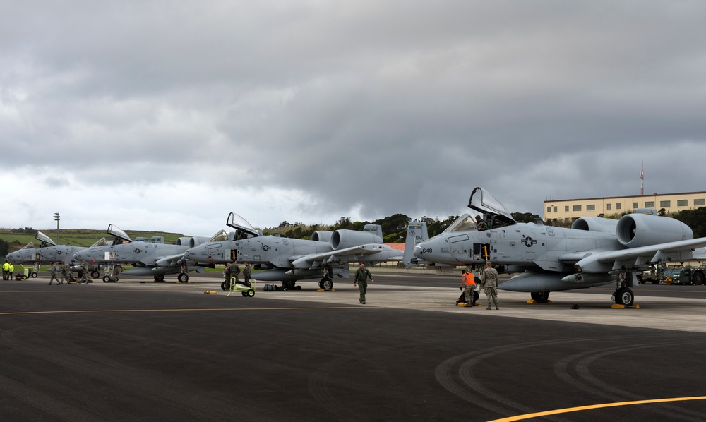 TSP A-10s land at Lajes