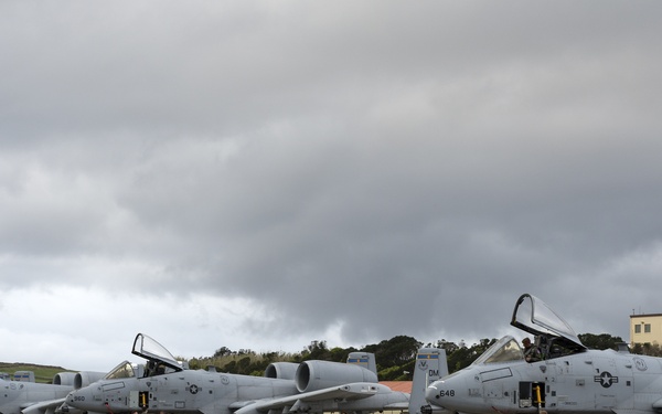TSP A-10s land at Lajes