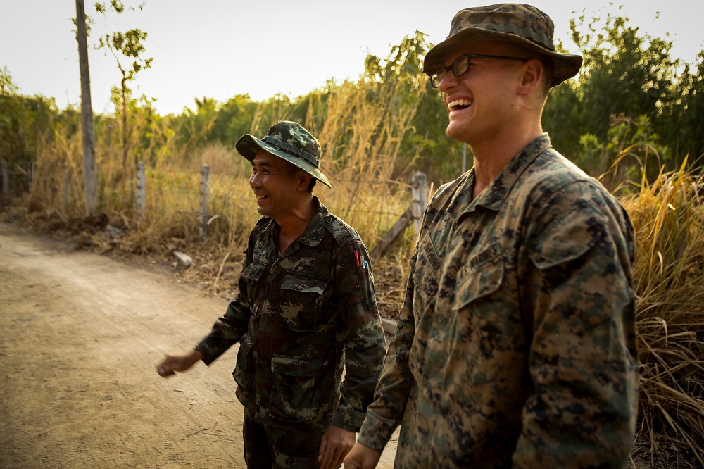 MWSS 171 Marines make progress, new friends in Thai Community during CG-15