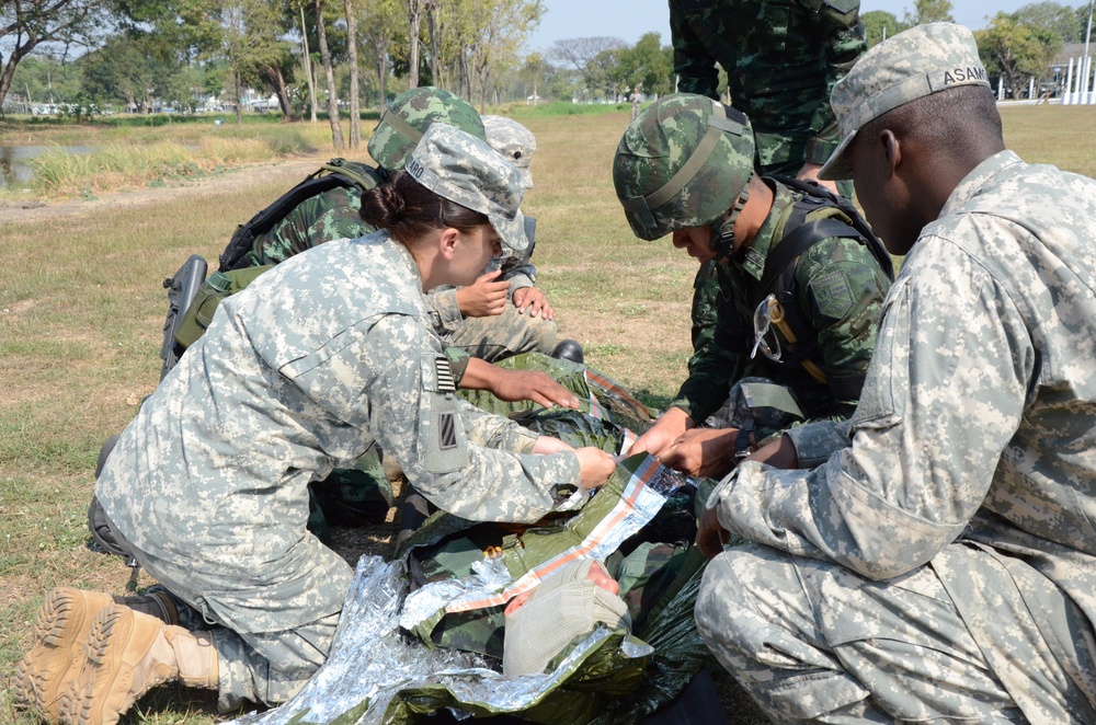 2SBCT Soldiers, Royal Thai Army conduct CLS training
