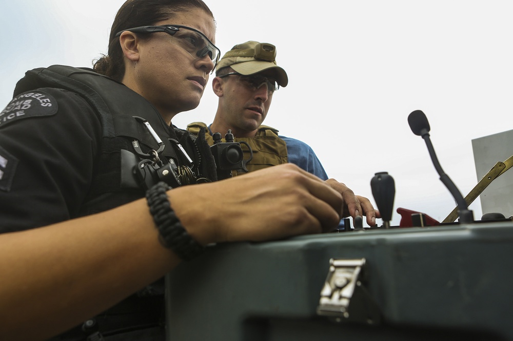 1st EOD Marines, LAPD Sharpen Interoperability Skills
