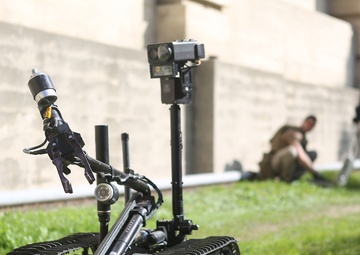 1st EOD Marines, LAPD Sharpen Interoperability Skills