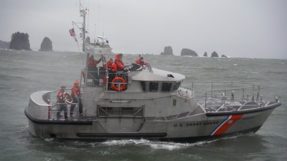 Station Quillayute River honors fallen Coast Guardsmen in La Push, Wash.