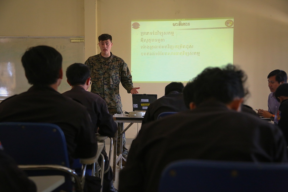 11th MEU CBRN Trains in Cambodia