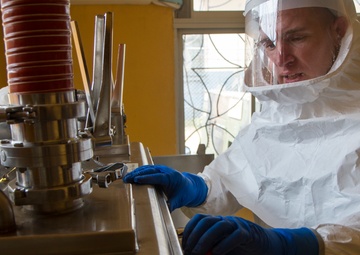 Soldier-Scientists begin closure of Ebola testing labs