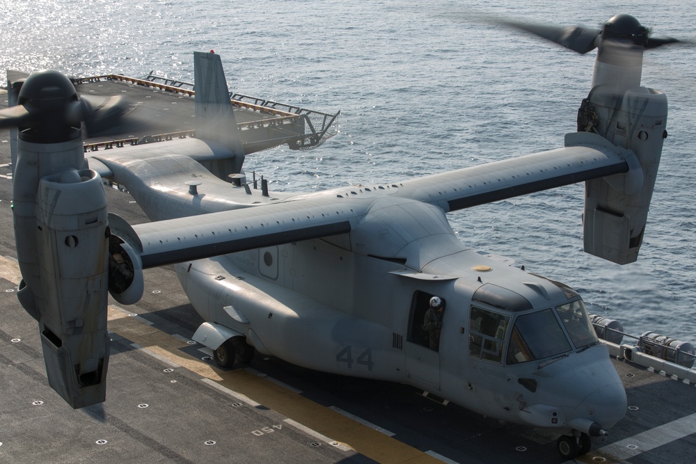 Ospreys take off from USS Bonhomme Richard