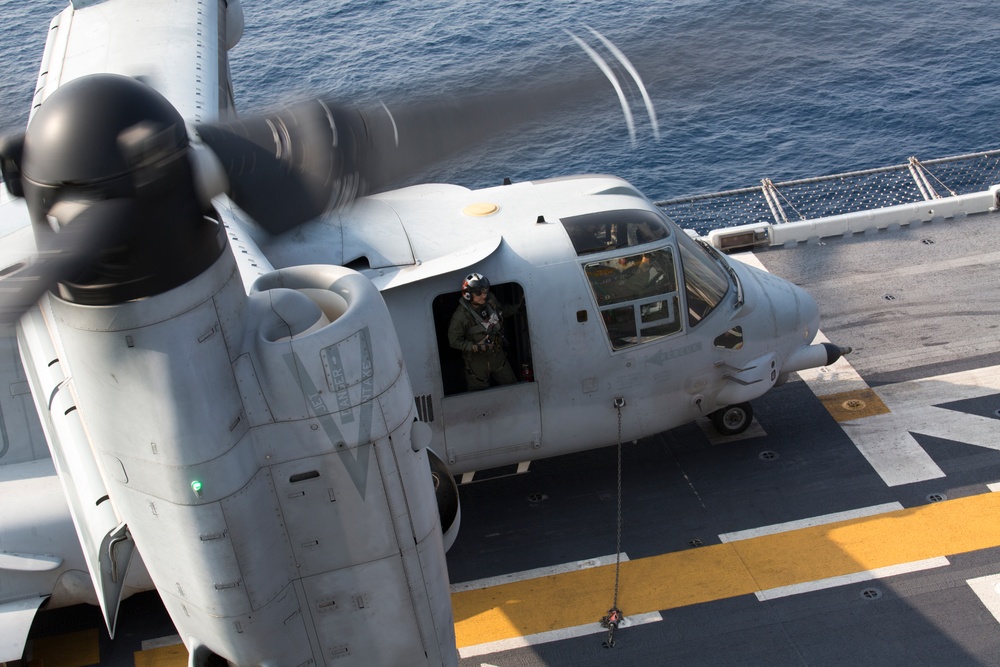 Ospreys take off from USS Bonhomme Richard