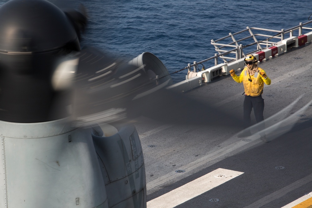 Ospreys take off from USS Bonhomme Richard