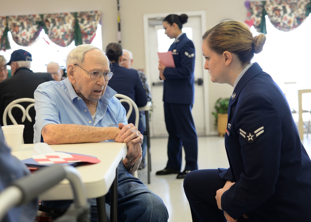 Airmen share their appreciation to veterans