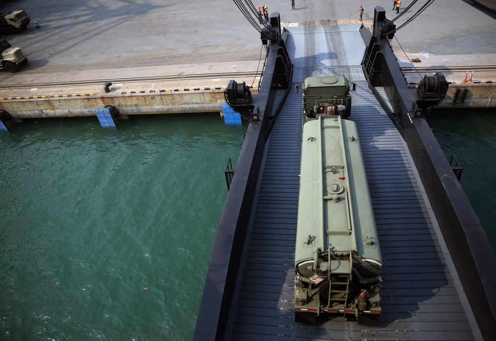 Marines offload supplies, equipment for Cobra Gold Marines offload supplies, equipment for Cobra Gold