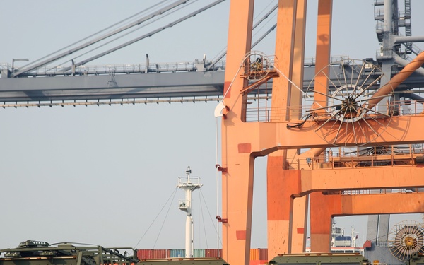 Marines offload supplies, equipment for Cobra Gold