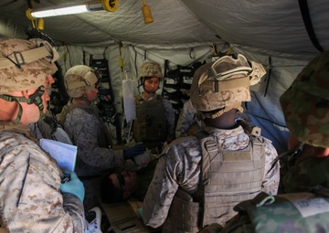 Japanese Forces learn tactical combat casualty care