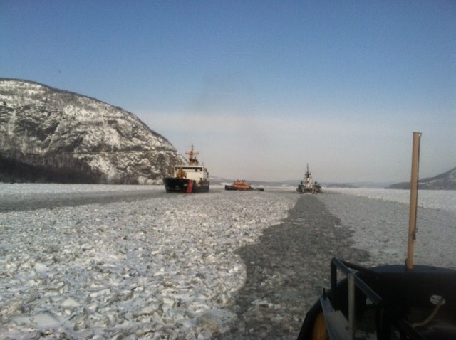 Coast Guard assets, tugboat break vessel out of ice near West Point, NY