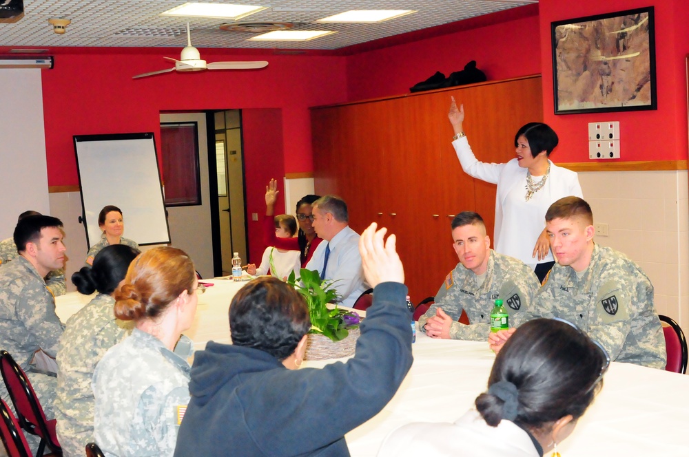 Army program assists junior Soldiers connect with experienced mentors