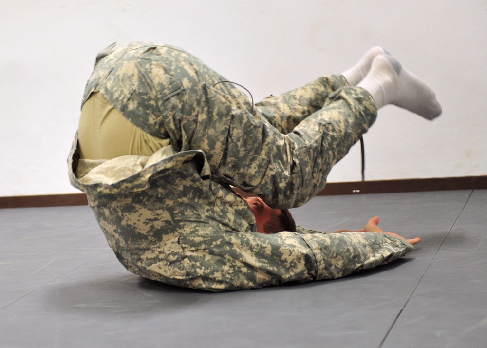 KMC service members train in tactical combatives