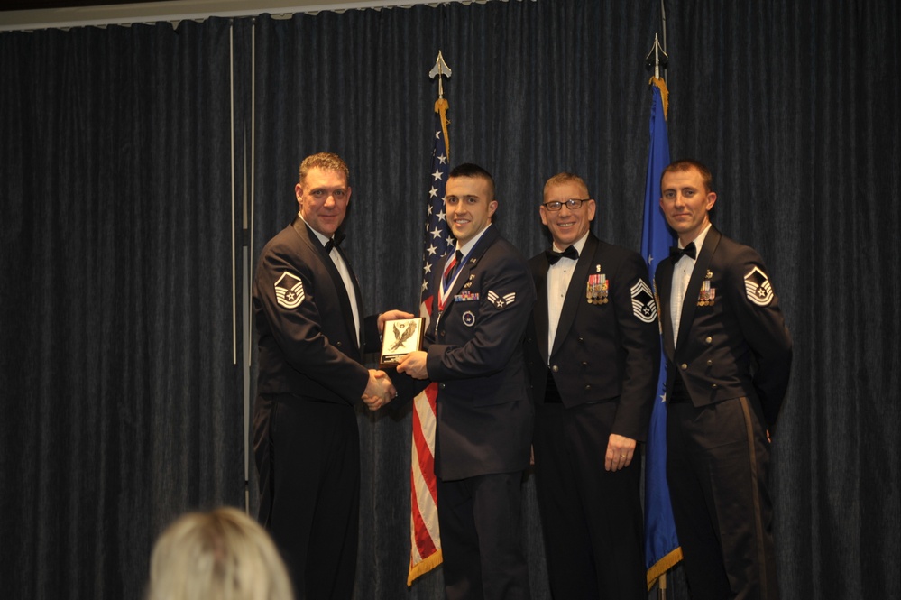 Distinguished graduates of ALS and NCOA