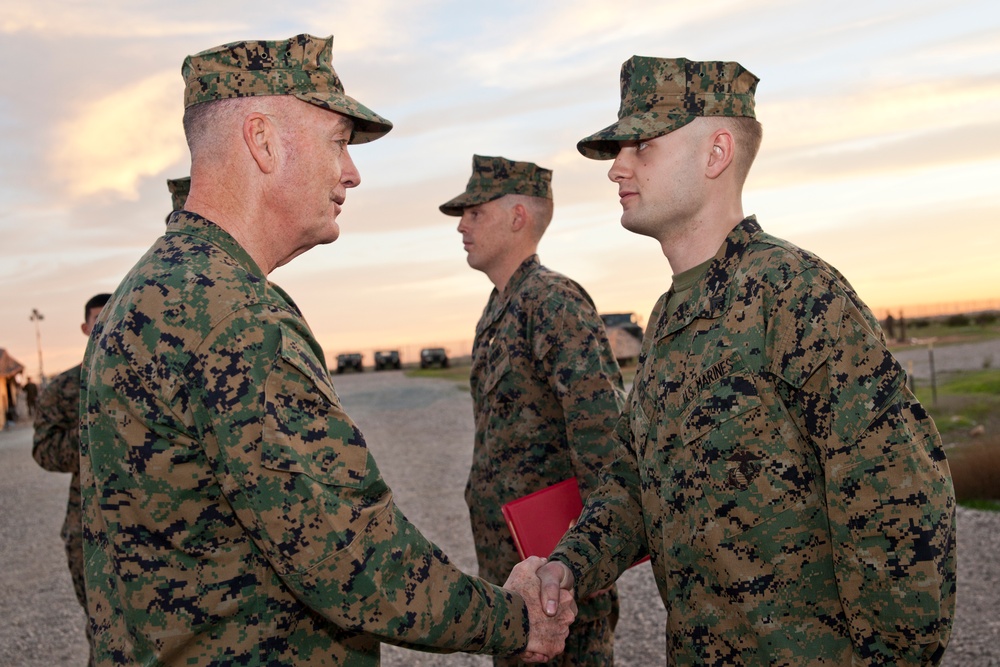 CMC Visits MCAS Miramar