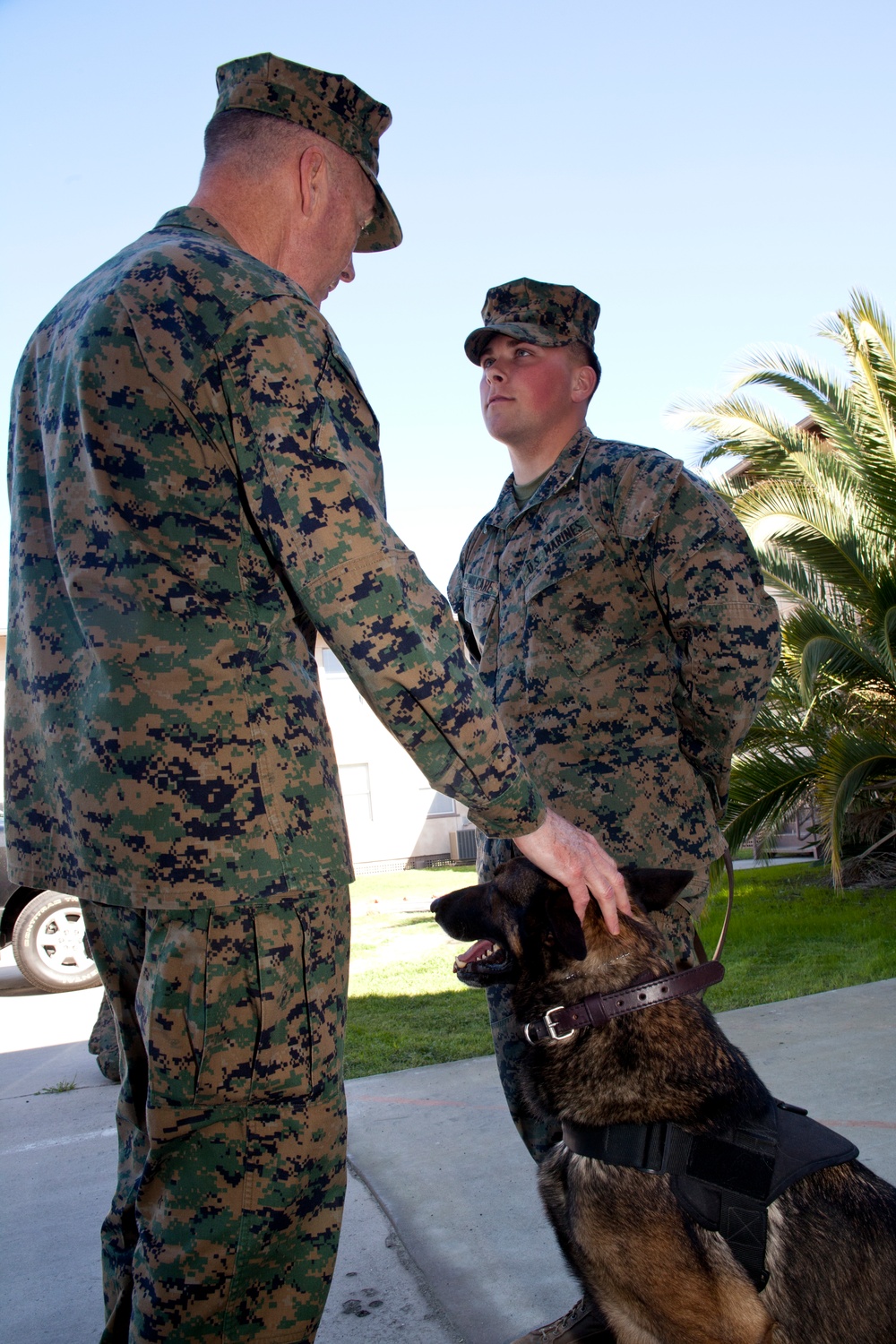 CMC Visits Camp Pendleton