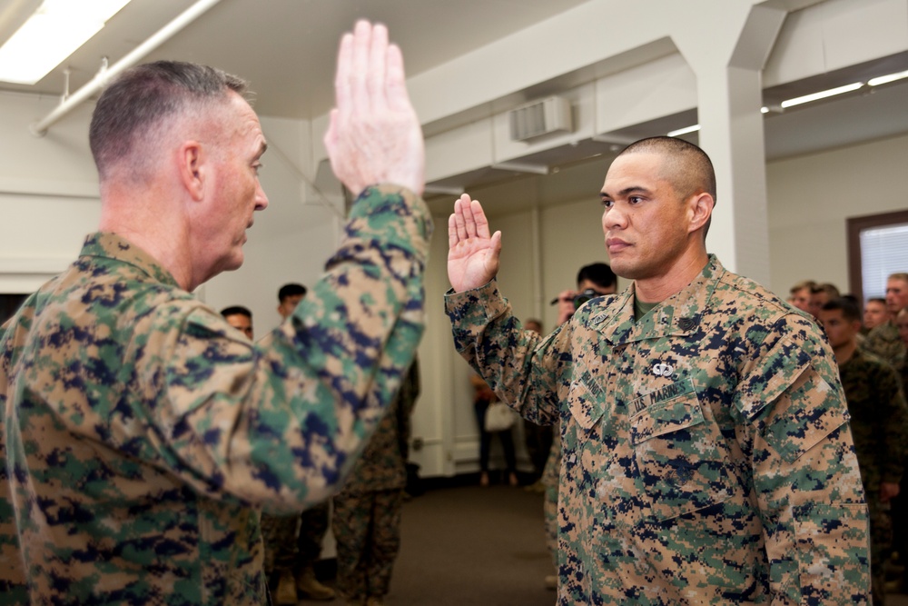 CMC Visits Camp Pendleton