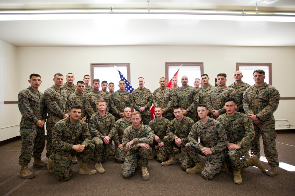 CMC Visits Camp Pendleton