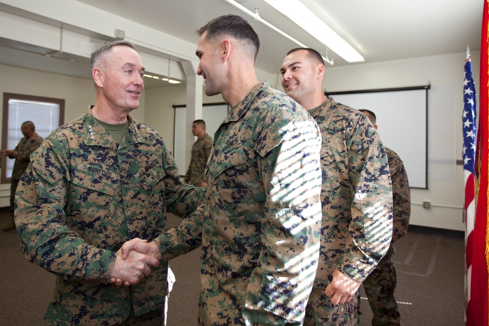 CMC Visits Camp Pendleton