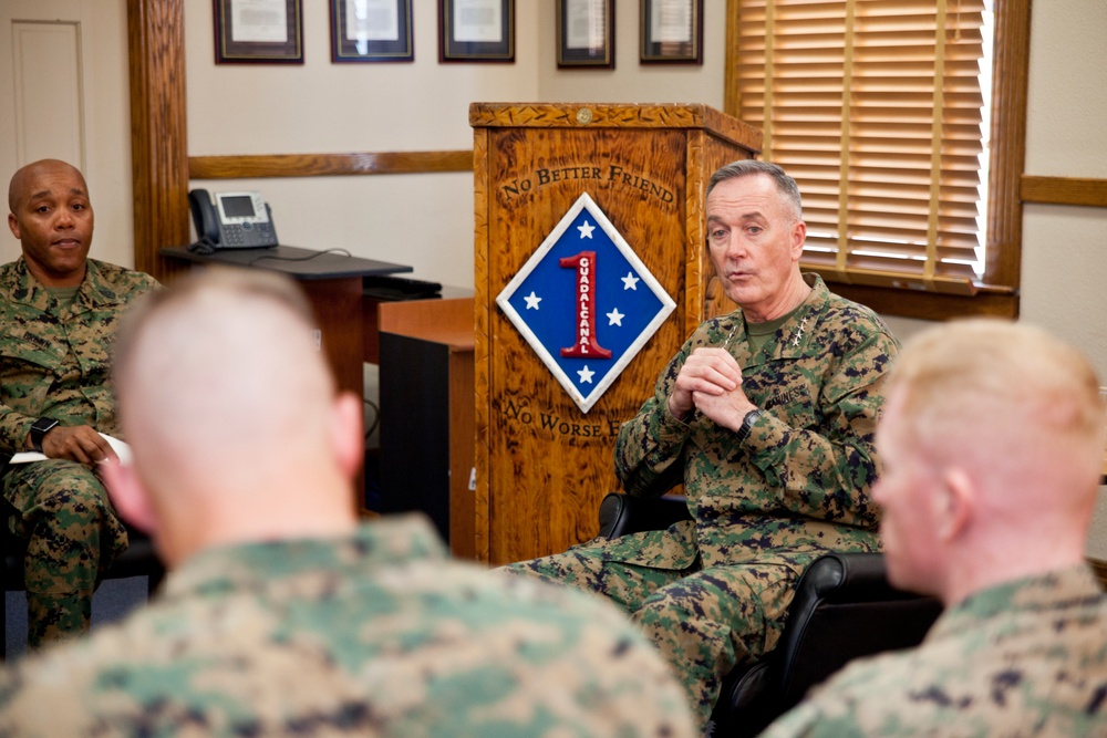 CMC Visits Camp Pendleton