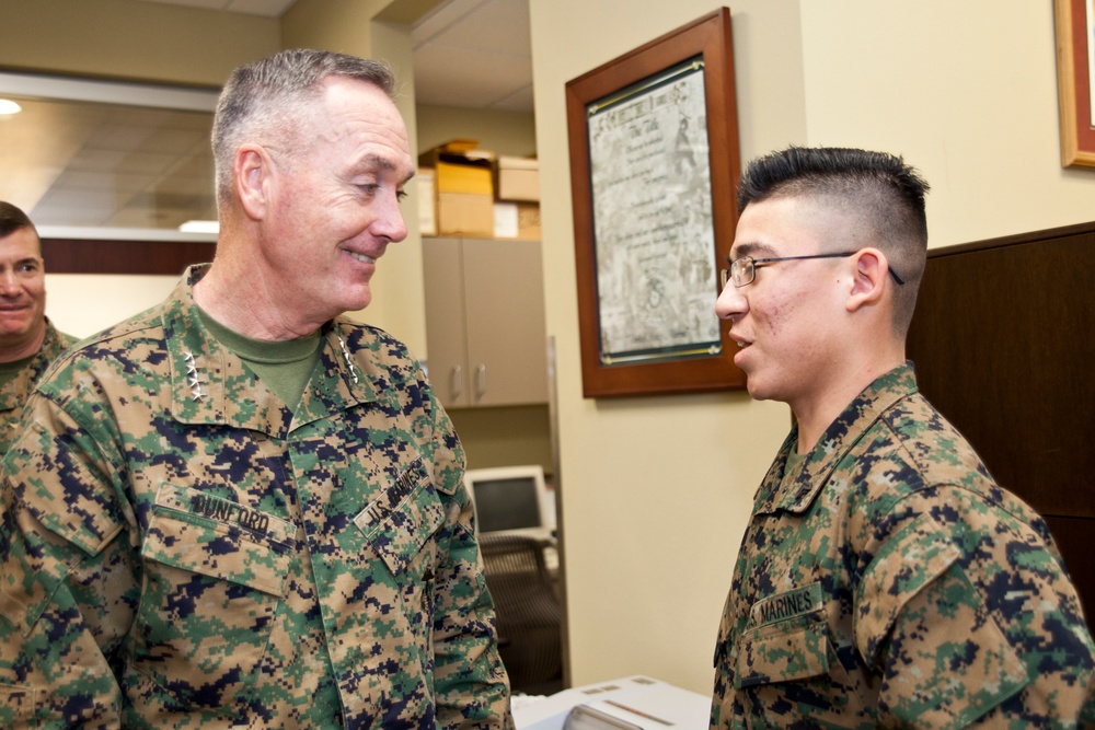 CMC Visits Camp Pendleton