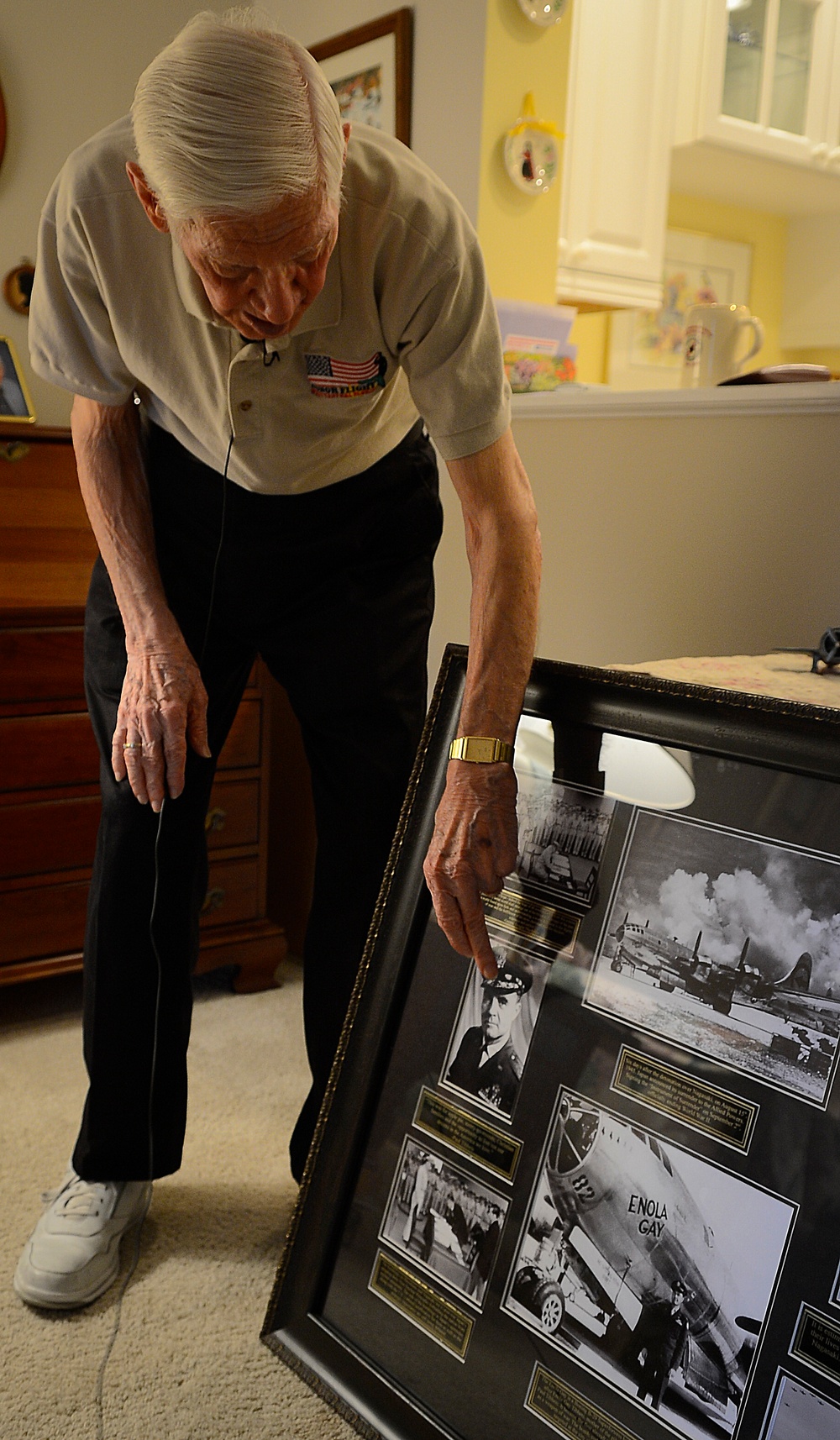 Last surviving member from Hiroshima nuclear bombing mission reflects on 70th anniversary
