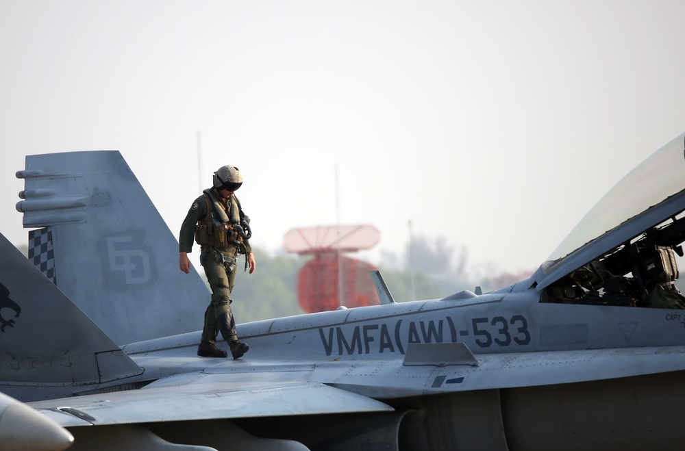 Thailand skies bring U.S. Marines, Thai Air Force together